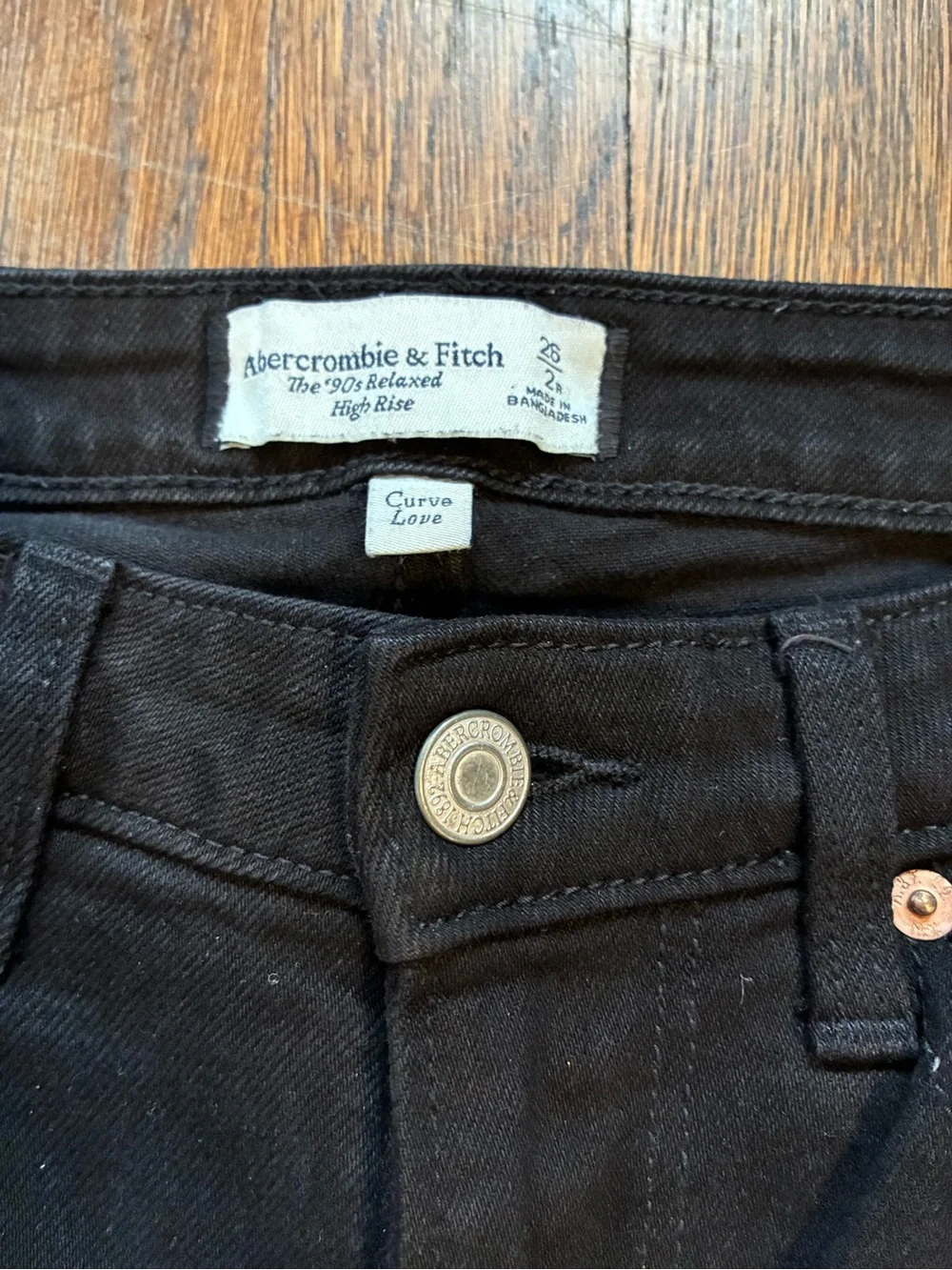 Abercrombie and Fitch Curve Love No Fade Black The 90s Relaxed Fit